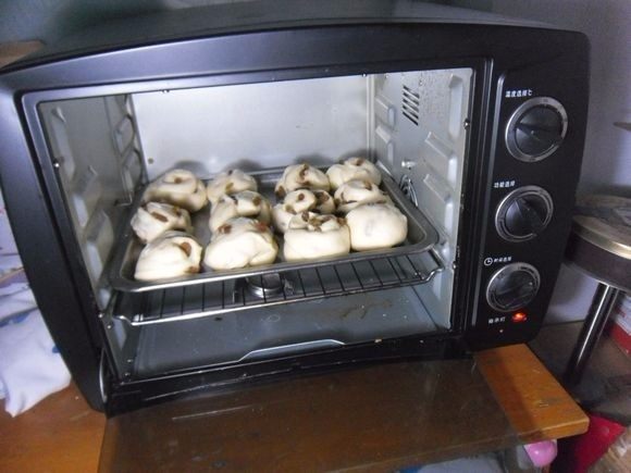 花卷面包,烤箱180度。中下层烤制15分钟即可 