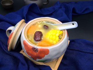 胡蘿卜玉米燉雞湯