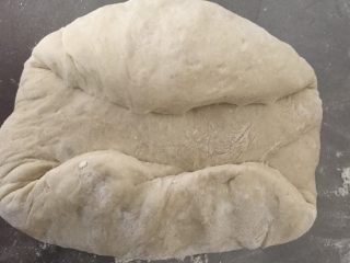 天然酵母面包~无油无糖,各向中间折叠。