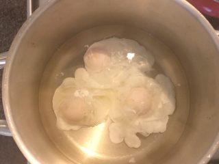 牛奶酒酿水破蛋,水开之后，加入鸡蛋，
