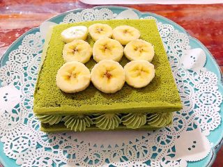 芽芽教你做超简单的美美的生日蛋糕,再铺上香蕉片！