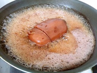 玫桂冰糖糯米藕,最后煮到汤汁越来越粘稠，只有锅底多少时关火
