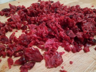 蔓越莓凤梨酥,蔓越莓60克，切碎，尽量切细一点，