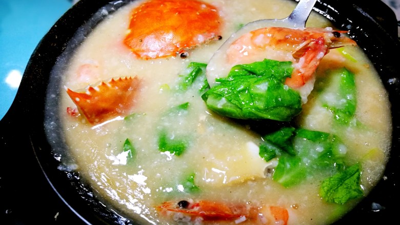 家庭简易版螃蟹海鲜粥,真的让你鲜掉眉毛的海鲜粥。