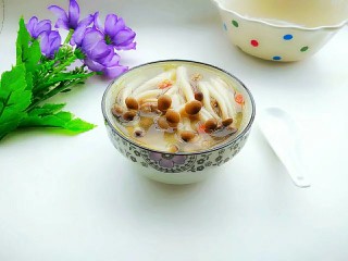 茶树菇鸽子汤