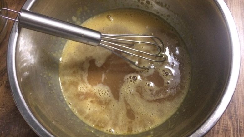 冷萃咖啡蛋糕卷,再加入咖啡原液，混合均匀