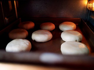 蜜豆酥,烤箱提前预热200度。上下火20分钟左右。