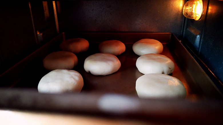 蜜豆酥,烤箱提前预热200度。上下火20分钟左右。