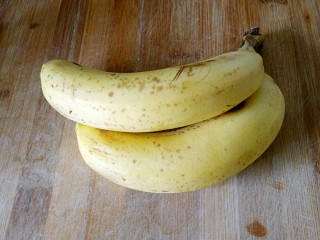 脆皮香蕉,香蕉两根备用