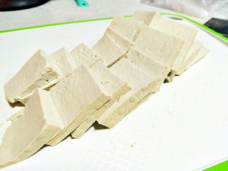 锅塌豆腐,北豆腐切片，稍微厚一点，不然容易
散。