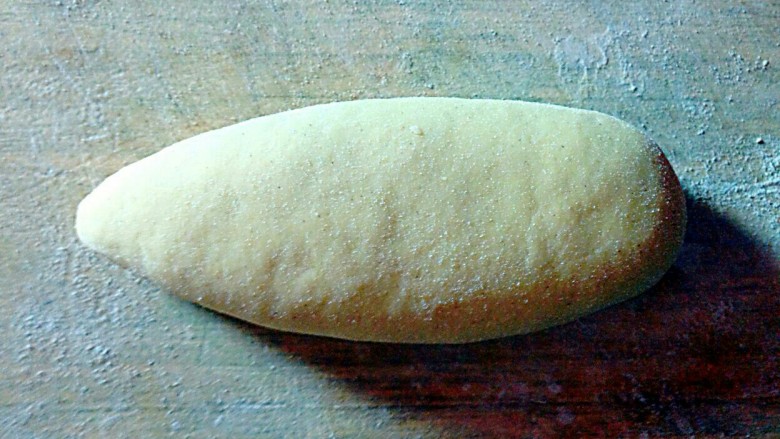 蒸自制玉米,搓成条形，像玉米的形状，