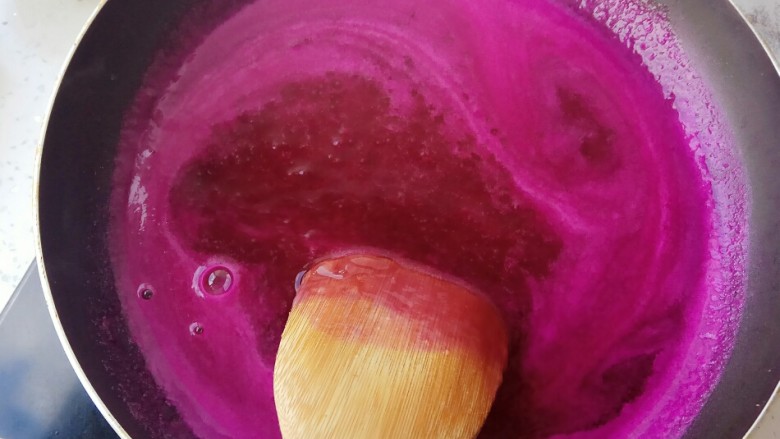#甜味#水果果冻（白凉粉版）,火龙果汁和油桃汁做法一样的