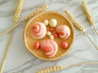 #甜味#粉红贝壳小馍馍,做好的小贝壳馒头上桌啦！