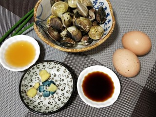 #咸味#文蛤炖蛋,准备好图示的食材