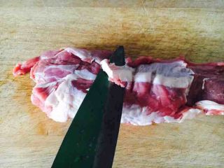#咸味# 西葫芦羊肉水饺,羊肉洗干净后剔除羊肉的筋儿