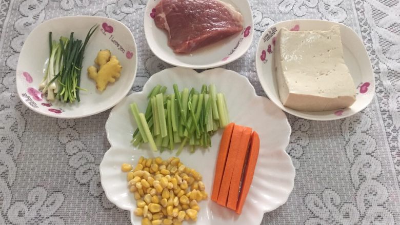 吃豆腐～肉末蒸豆腐,准备好主食材