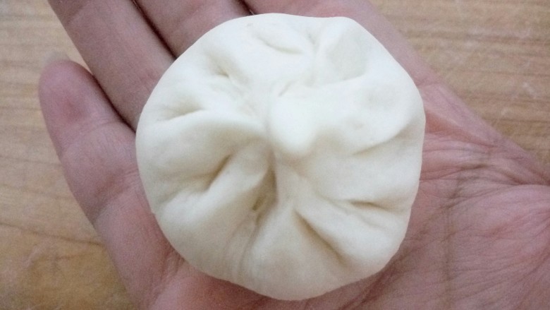 #甜味#蘑菇豆沙包,捏成包子形状