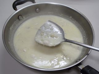 鸡蓉蘑菇汤									,一直煮至汤变的浓稠即可。