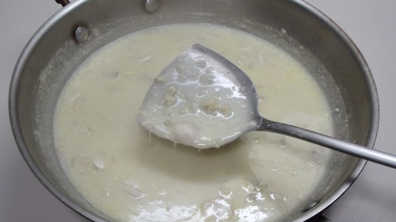 鸡蓉蘑菇汤									,一直煮至汤变的浓稠即可。