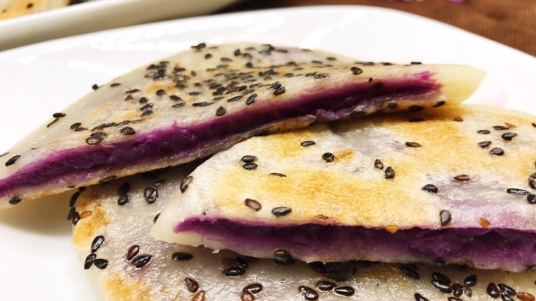 紫薯糯米饼,美味不可错过呦……