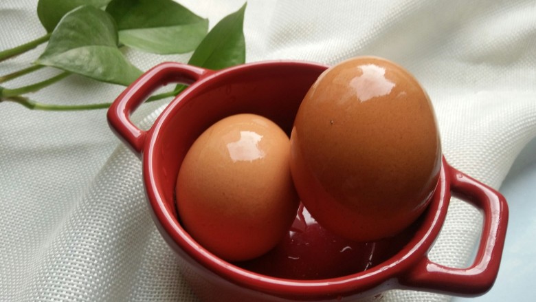 早餐必备——小煮蛋,将<a style='color:red;display:inline-block;' href='/shicai/ 9'>鸡蛋</a>清洗干净，备用。