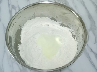 豆沙蛋黄月饼,加入奶粉
