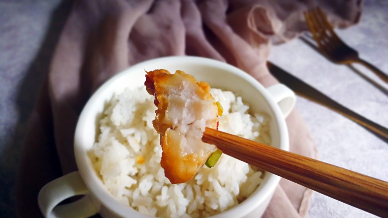 湘菜～剁椒蒸芋头仔,芋头很粉糯，粘上汤汁吃非常下饭！