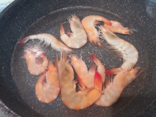 螃蟹粉丝煲,虾过水