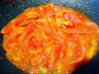 西红柿炒鸡蛋,小火熬成西红柿汁