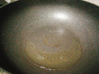 紫菜海蛎蛋花汤,起油锅