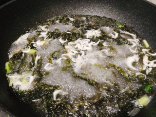 紫菜海蛎蛋花汤,虾皮