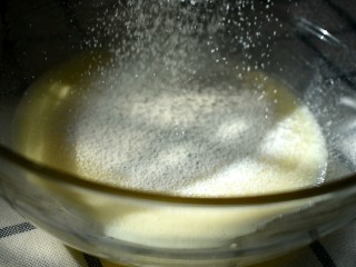 奶油盒子,我们筛入低筋面粉