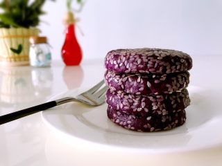 原味紫薯饼健康美味的做法,成品。