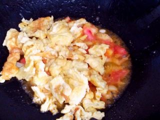莲花番茄蛋,加入炒好的鸡蛋。