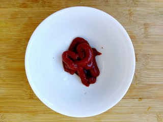 一碗汤+番茄鸡丸浓汤,调理酱汁：番茄酱50g。