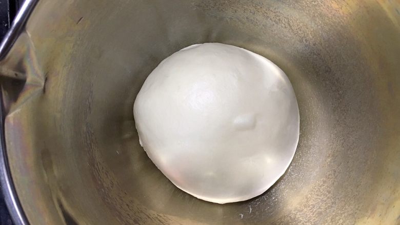 美味卡士达小餐包
（附卡士达酱做法）,滚圆盖保鲜膜在25～28度之间一发
