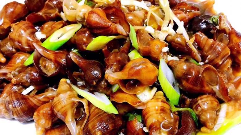 鲜炒小海螺,生活的好坏，永远不在于今天你吃到的是五星级日料还是米其林，而是怎么吃，和谁吃，以及是否感受到了那份停留舌尖的温暖。