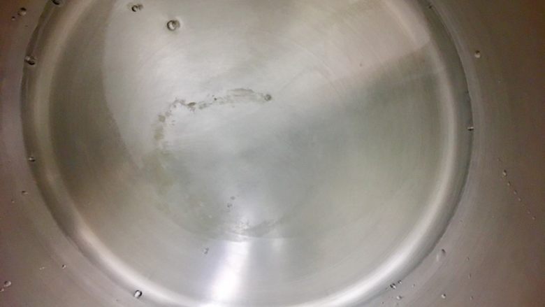 一碗湯+竹筍排骨湯,電鍋的外鍋倒入300ml的水