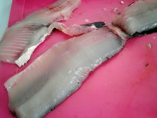 松鼠桂鱼,两边多余部位切掉。