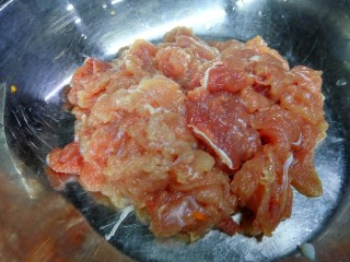 中秋家宴菜 全家福,猪瘦肉切成较大较厚的片。