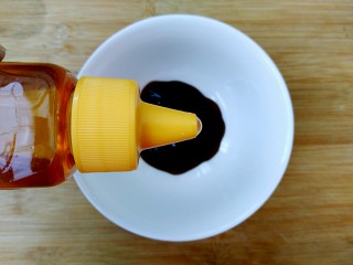 三汁杏鲍菇,蜂蜜10ml。