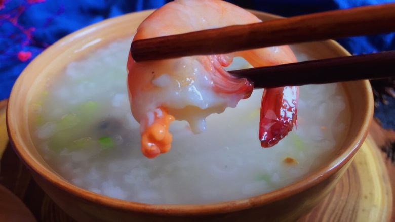 迪仔鱼海虾粥,带虾膏的海虾美美哒。