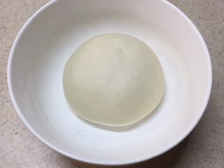 无蛋可可螺旋吐司,盖上发酵至两倍大。