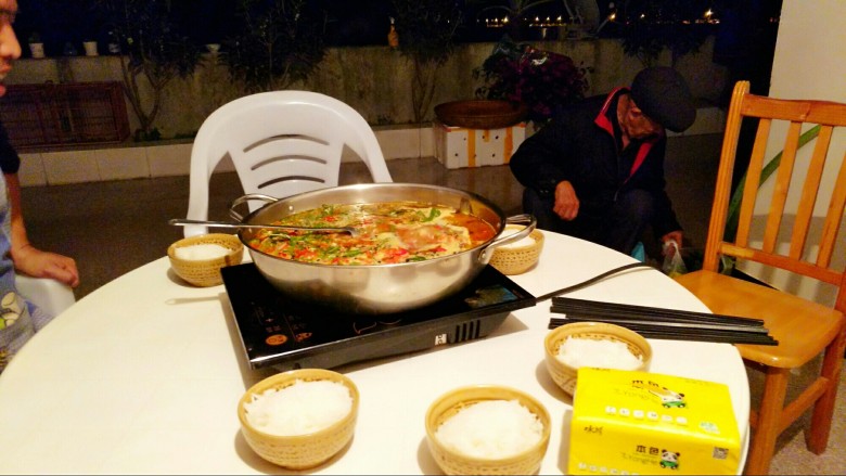 贵州风味鱼火锅,以明月为灯，寻人间美味。