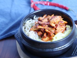 韩式五花肉拌饭,完成。