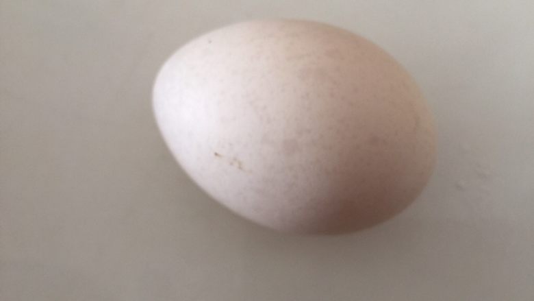 紫薯大列巴,这个鸡蛋很大，双黄，86g，如果亲的鸡蛋小可用二个，适当减一点奶哦