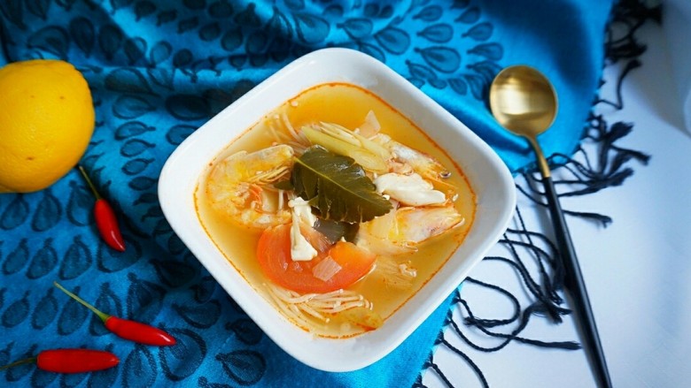 泰国冬阴功汤,味道特别好！家庭版本。容易简单！