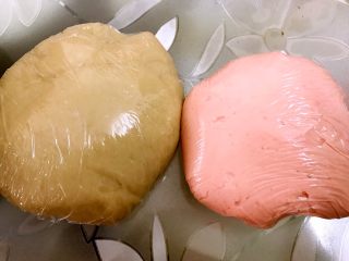 粉嫩系中式酥点——桃花酥,油皮油酥用保鲜袋装好松弛半个小时