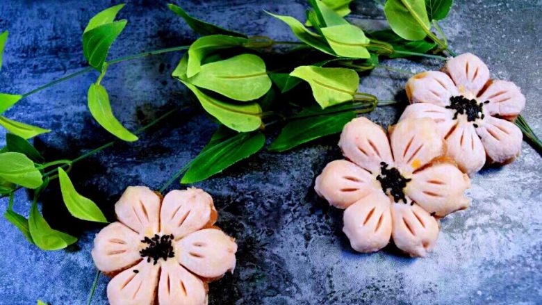 粉嫩系中式酥点——桃花酥,粉嫩的桃花酥就完成了^_^