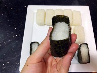 美味的军舰寿司🍣、三角饭团🍙
（附：寿司醋做法）,如图